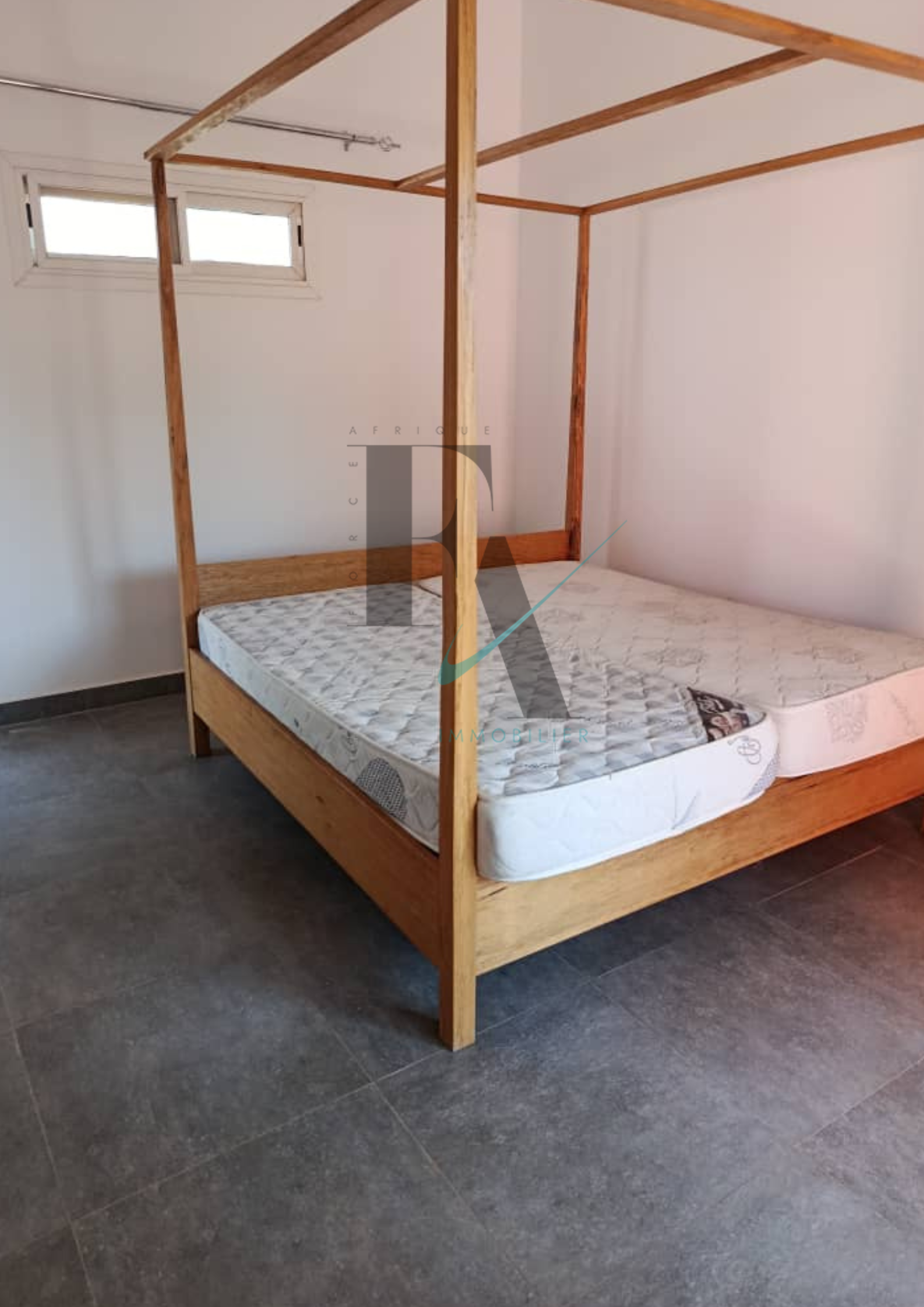 Appartement F4 neuf  équipé